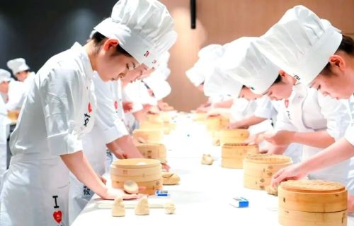 向儿童要增量恐怕要失望了麻将胡了游戏餐饮行业想(图3)