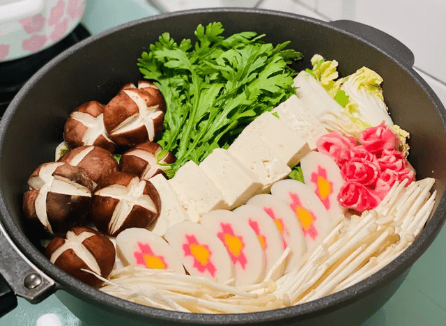 大叔教你酱汁调法只需几样食材比卖的好吃麻将胡了试玩网站免费日式寿喜锅轻松做(图4)